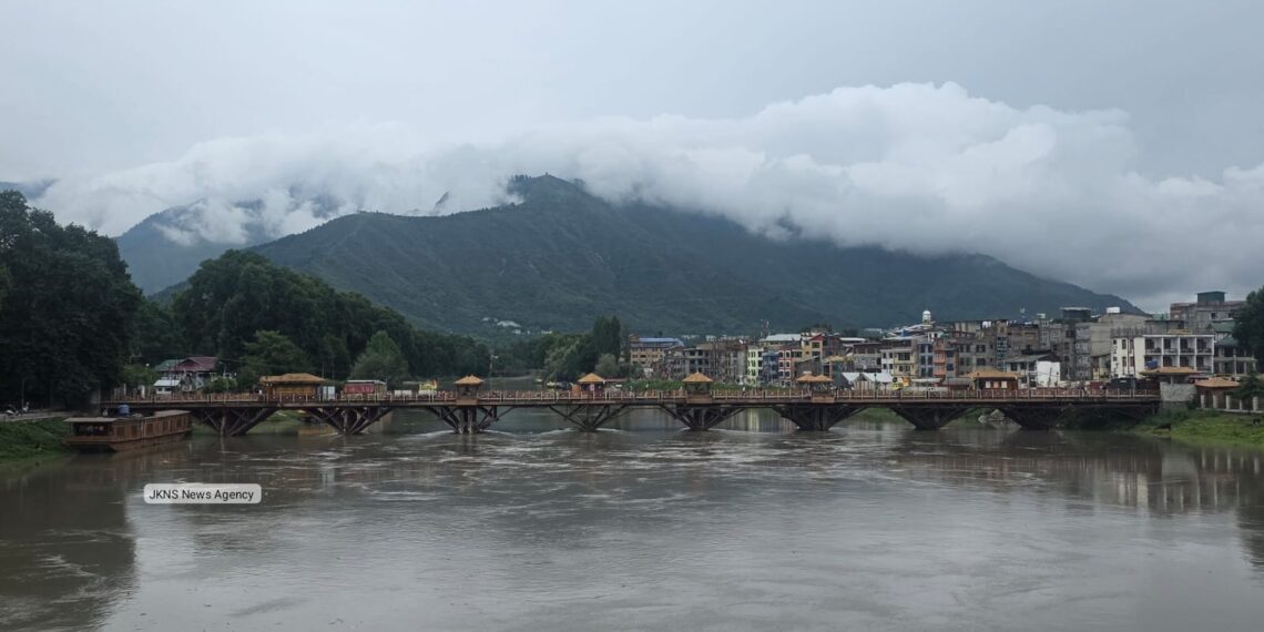 “Jhelum May Touch Danger Level, But No Flood Threat at All”: Officials