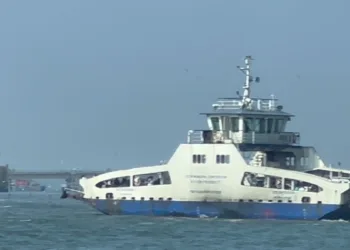 Kochi Water Metro Model Explored for Dal, Jhelum as Kashmir Eyes Inland Water Transport