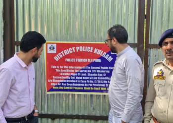 “Crackdown on Narco Assets”: Kulgam Police Retrieves State Land Worth ₹12 Lakh from Drug Peddler in DH Pora