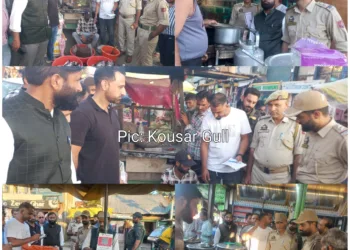 Kulgam Police Conducts Extensive Market Checking Drive in Qazigund
