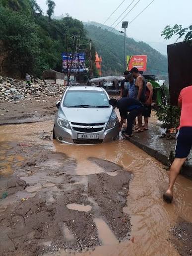 Heavy Rain Triggers Flash Floods in Doda’s Thathri; Houses, Shops, Vehicles Damaged, NH-244 Closed