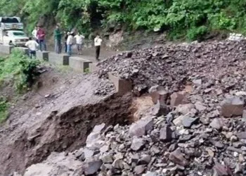 One Dead, 6 Pilgrims Injured in Landslide at Vaishno Devi Yatra Track Near Ban Ganga