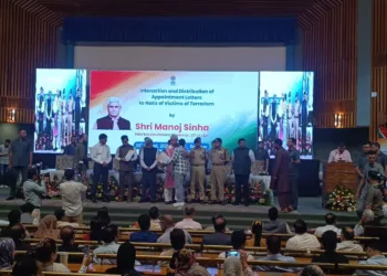 LG Manoj Sinha Hands Over Appointment Letters to 250 Families of Terror Victims in Srinagar