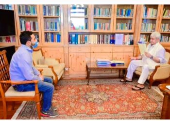 Chowdhary Khurshid Doi Meets LG Manoj Sinha, Raises Key Developmental Issues of Karnah