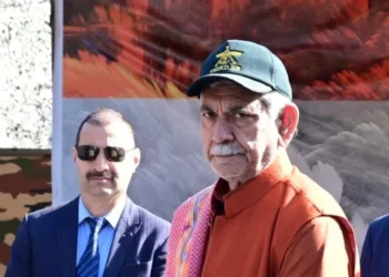 LG Manoj Sinha Pays Tribute to Martyred SOG Braveheart Amjid Ali Khan