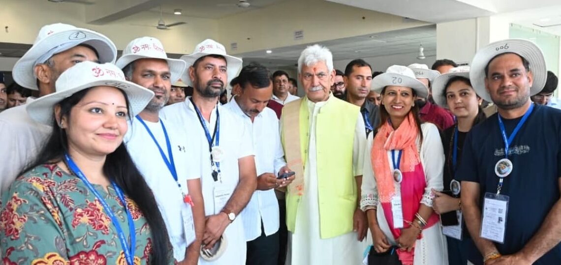 LG Manoj Sinha Reviews Amarnath Yatra Arrangements at Pantha Chowk, Orders Zero-Inconvenience for Pilgrims