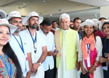 LG Manoj Sinha Reviews Amarnath Yatra Arrangements at Pantha Chowk, Orders Zero-Inconvenience for Pilgrims