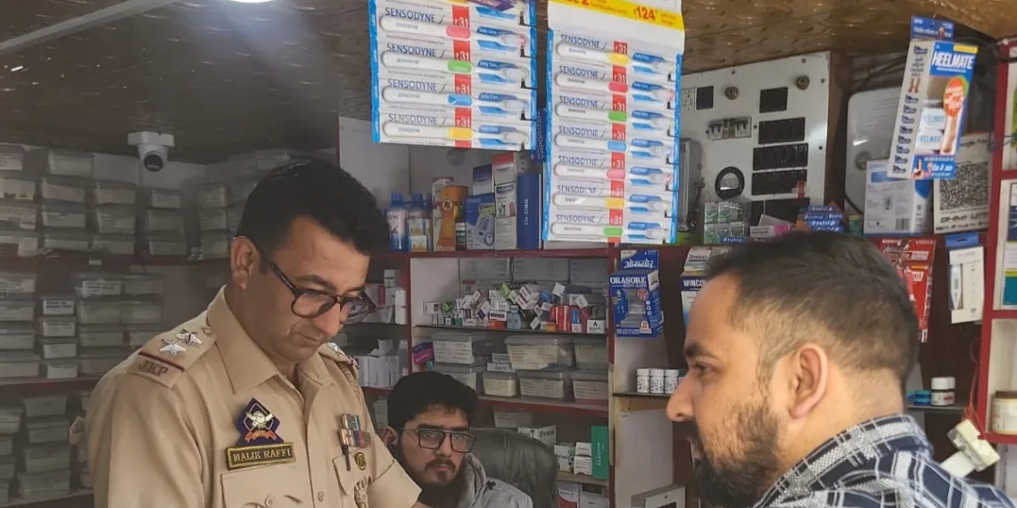 Srinagar Police Continues Inspection of Medical Shops Across District Under Nasha Mukt J&K Abhiyan
