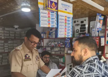 Srinagar Police Continues Inspection of Medical Shops Across District Under Nasha Mukt J&K Abhiyan