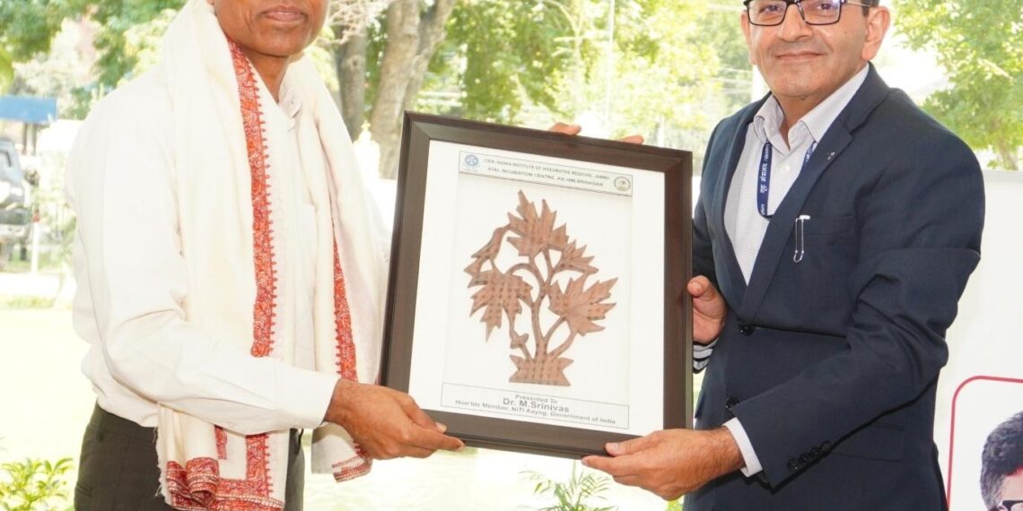 NITI Aayog Member Dr. M. Srinivas Visits CSIR-IIIM Srinagar, Reviews Science, Innovation and Entrepreneurship Ecosystem