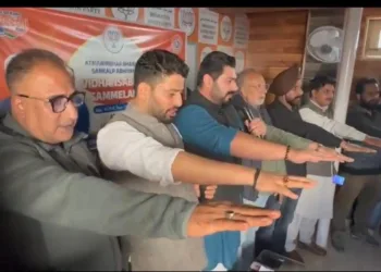 BJP’s Er Balhami Leads Kashmir Residents in Pledge to Promote Swadeshi at Atmanirbhar Bharat Sammelan