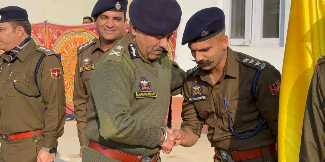 “Maintain Highest Alert Levels”: DGP Nalin Prabhat Conducts Security, CT Review in Bandipora