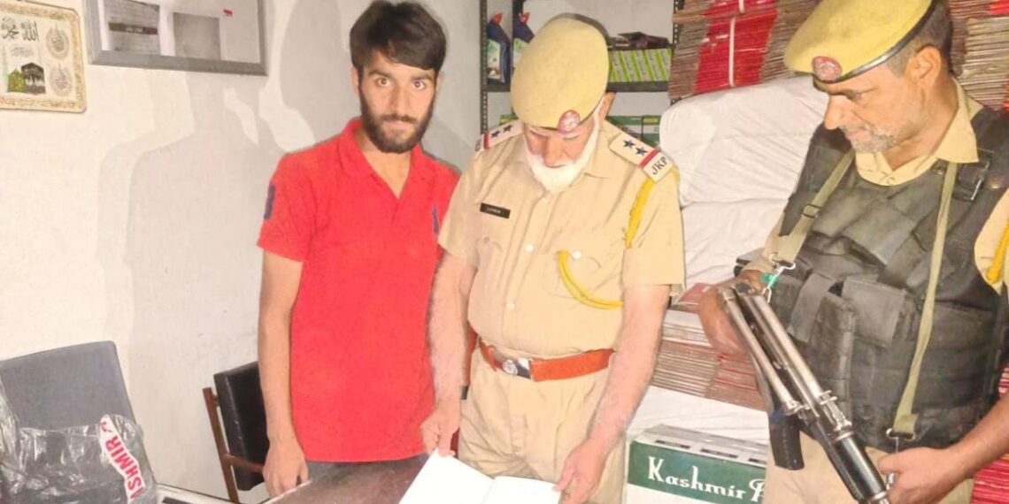 Kulgam Police Conducts Verification of SIM Vendors in Yaripora, Behibagh