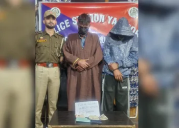 Most-Wanted Peddler Among Two Arrested with Heroin-Like Substance, Cash Seized in Kulgam