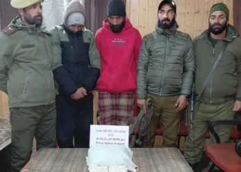 Budgam Police Arrests Drug Peddlers; Vehicle Seized