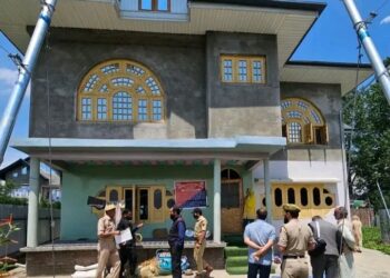 Srinagar Police Tightens Noose on Drug Mafia, Attaches ₹1 Crore Property of Notorious Peddler