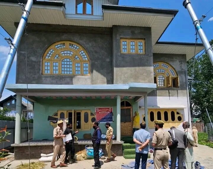Srinagar Police Tightens Noose on Drug Mafia, Attaches ₹1 Crore Property of Notorious Peddler
