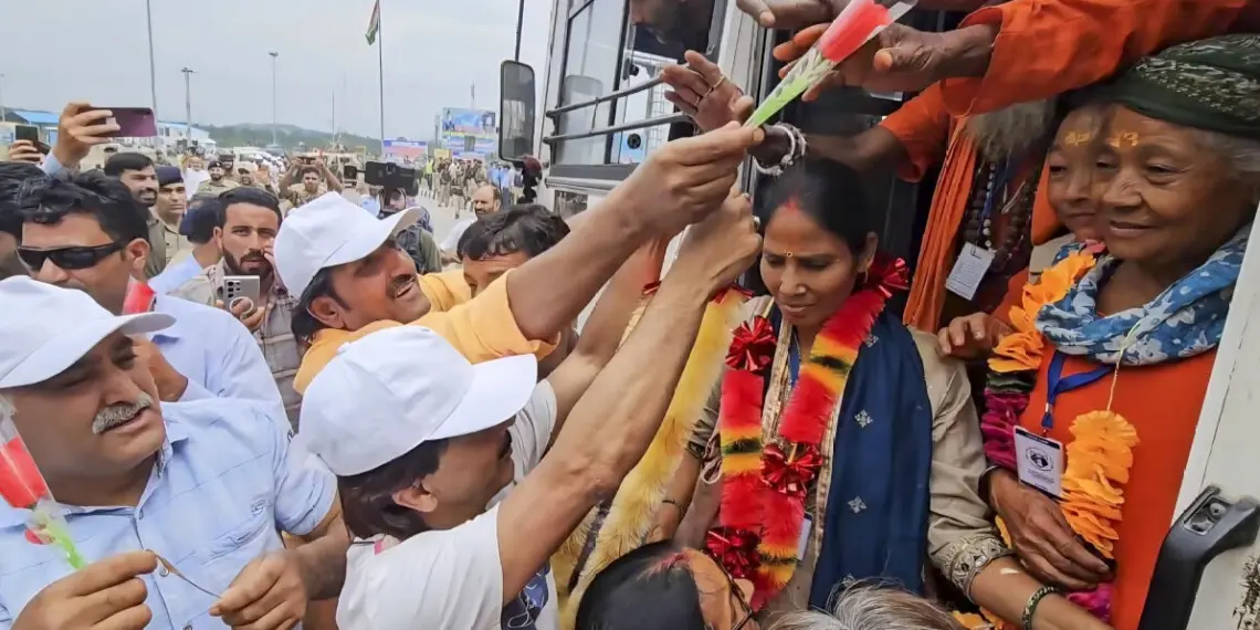 پرکاش پرو   جموں کشمیر میں مذہبی بھائی چارے کی مثال 