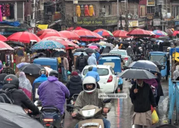 Rain, Fresh Snowfall Bring Back Chill in Kashmir; Weather to Remain Unsettled Till March 20