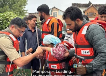 Srinagar Police Evacuates 200 Families Amid Flood-Like Situation