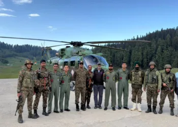 Indian Army Executes High-Altitude Rescue Operation; 24 Tourists Safely Evacuated from Sunshine Peak, Gulmarg