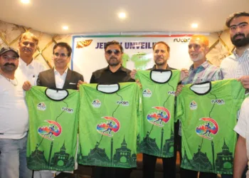 ‘Run for ShahreKhaas’ Returns After Decade as Satish Sharma, Tanvir Sadiq Unveil Khyber Run 2026 Jersey