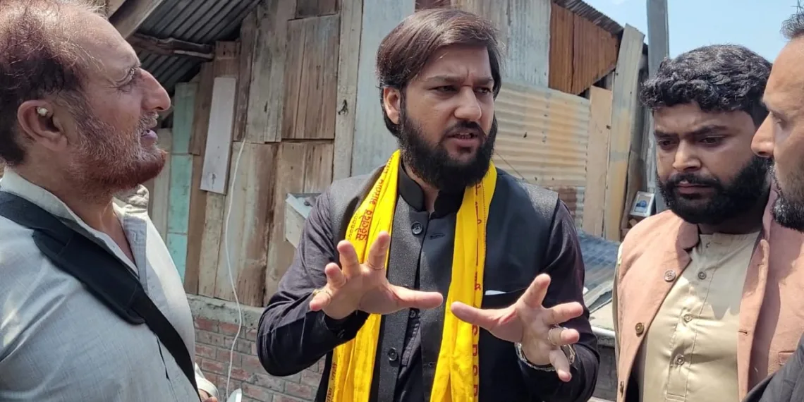 SBSP State President Vivek Bali Visits Fire Victim Families in Rainawari, Urges Immediate Relief Measures