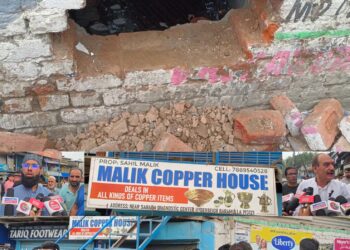 ₹30 Lakh Theft at Malik Copper House in Hyderbeigh; Burglars Break Through Wall