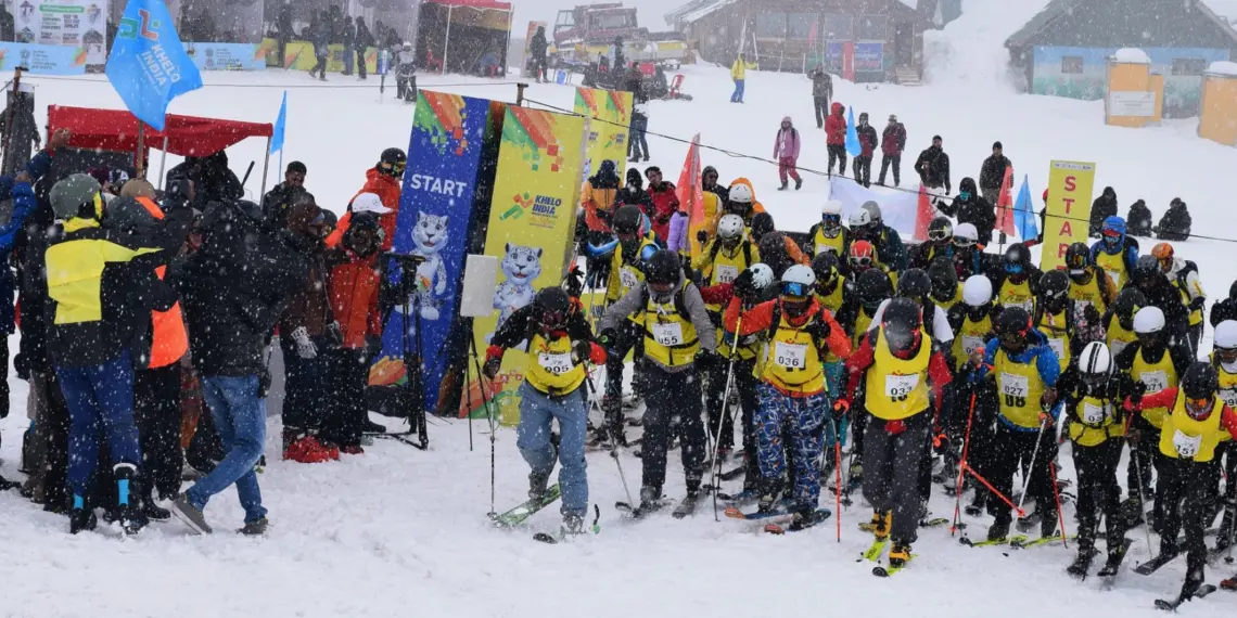 KIWG Day 02: Amid snow, drizzle, athletic perseverance raises visual warmth at Gulmarg