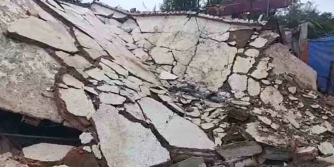 Slab Collapse Injures Several Women in Handwara