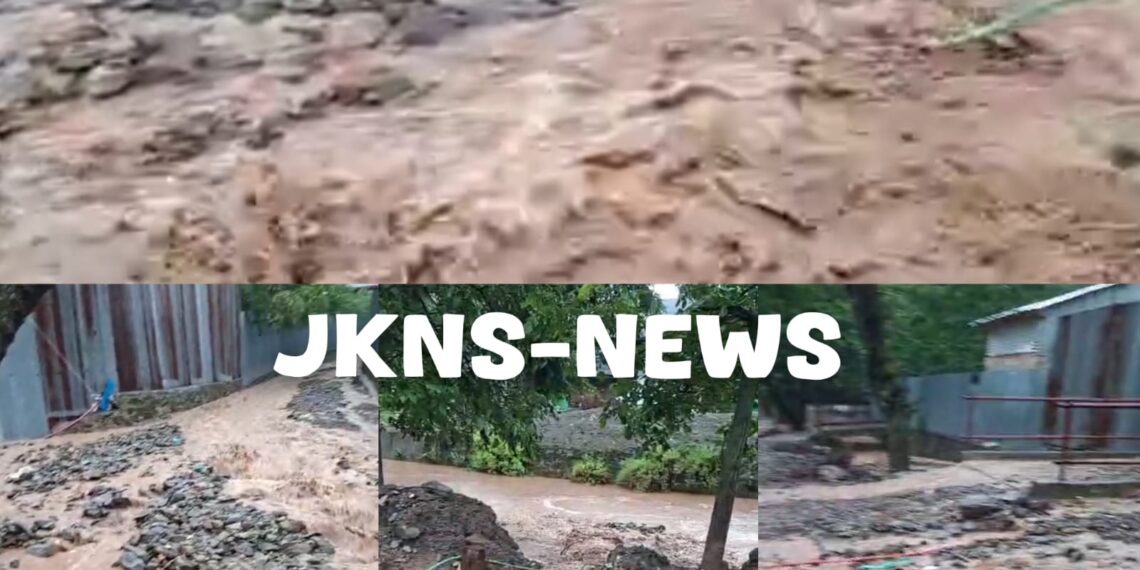 Flash Floods Triggered by Heavy Rains in Brennaar Nallah; Several Areas Affected in Sopore