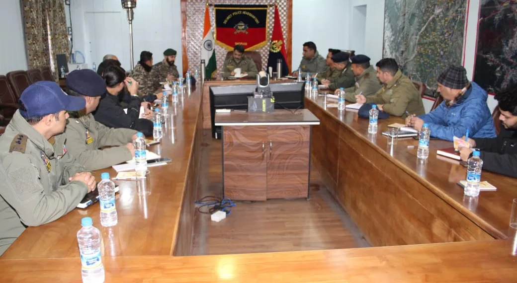 SSP Shopian Conducts High-Level Security Review, Orders Tight Vigil Ahead of Republic Day-2026