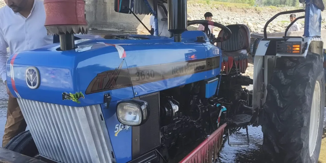 Two Tractors Seized for Illegal Mineral Transport in Kokernag: SDM Leads Surprise Inspection