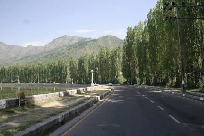 No Traffic Restrictions On Srinagar’s Boulevard Road For Sept 27