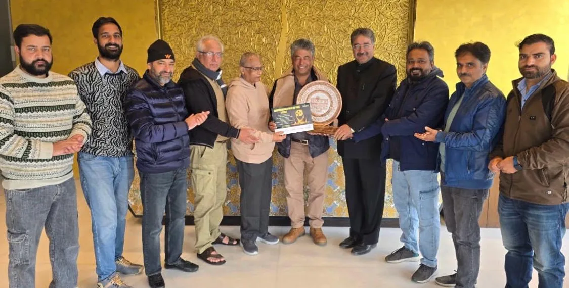 Tashi Dawa Finally Receives Best Short Film Award After Flight Delay