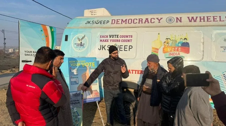 “Wheels on Democracy” Rolls into Budgam to Boost Voter Awareness, Electoral Participation
