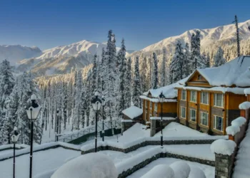 WINTER TOURISM IN KASHMIR