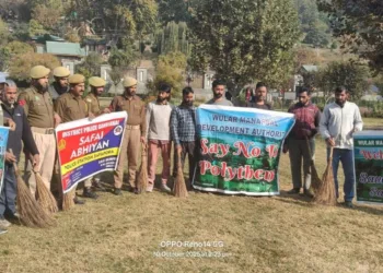 WMDA, Ganderbal Police Conduct Sanitation Drive Around Manasbal Lake