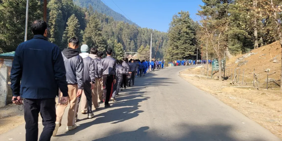 Boy Trekkers of YSS Anantnag Successfully Complete 30 KM Road Trekking to Aru Valley