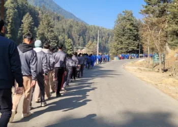 Boy Trekkers of YSS Anantnag Successfully Complete 30 KM Road Trekking to Aru Valley